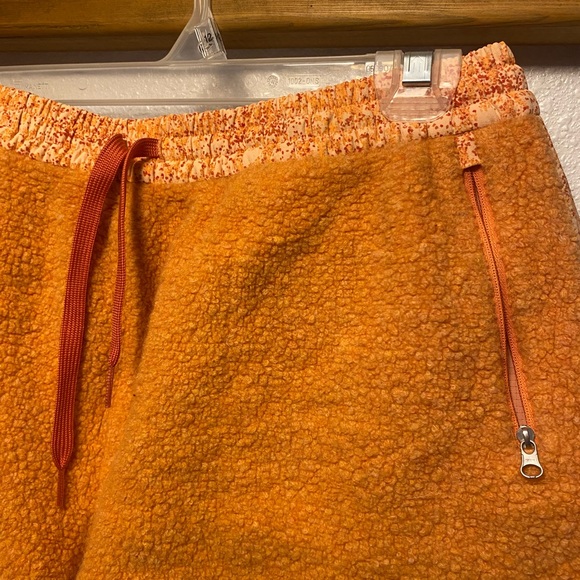Outdoor Voices Megafleece Orange Shorts - Picture 4 of 6